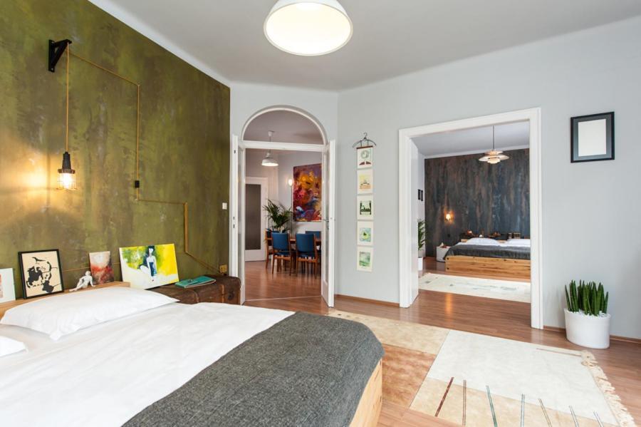 Europe Heart Apartment For 9 Budapest Luaran gambar